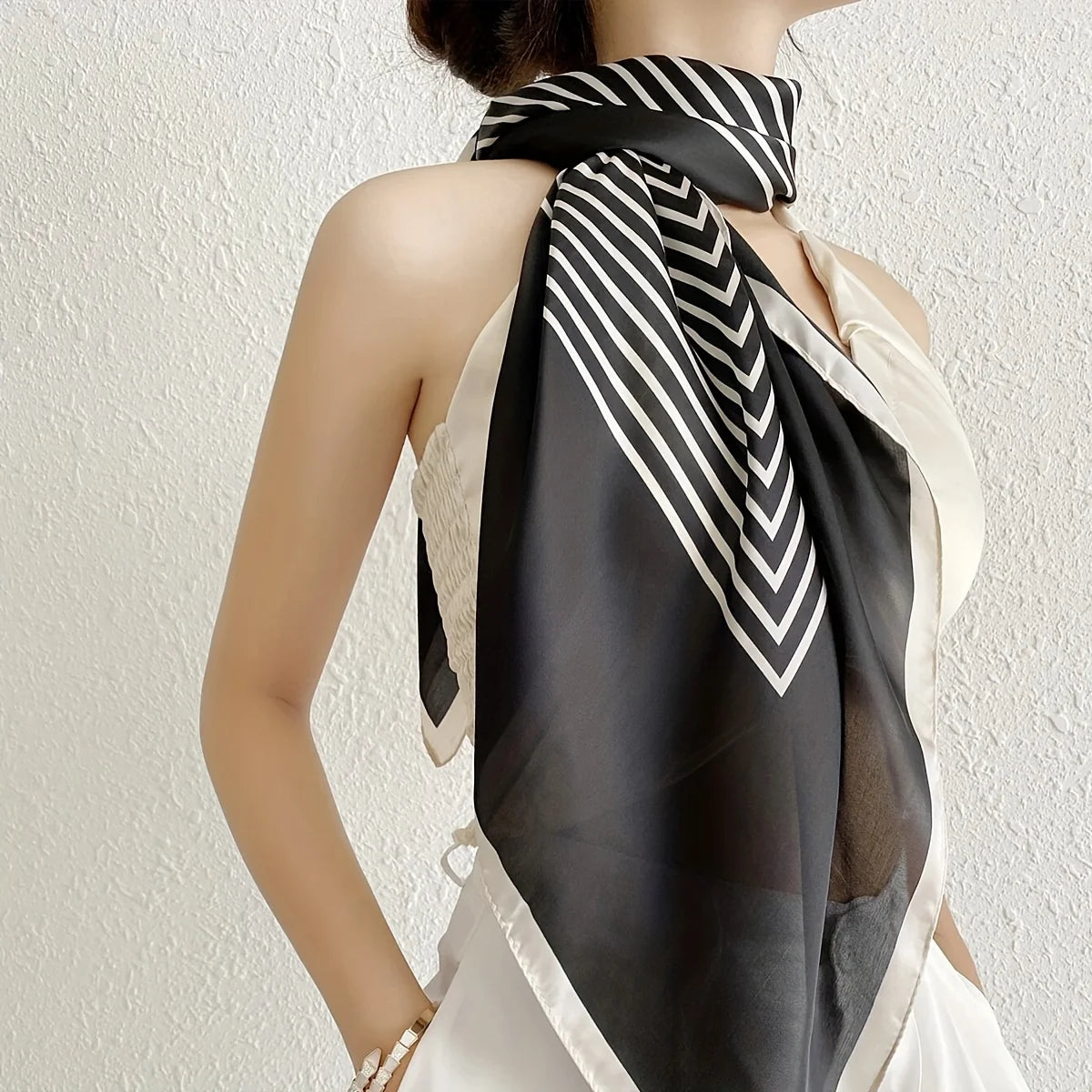 Lenço elegante listrado preto/branco, fino de seda simulada, protetor solar casual à prova de vento!